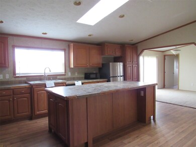 2009 Bluhm Rd, West, TX 76691 - photo 5