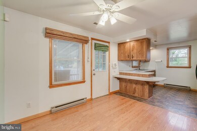 10826 Wilcox Dr, Williamsport, MD 21795 - photo 4