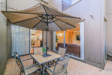 289 Litchfield Ln unit 50, Houston, TX 77024 - photo 3