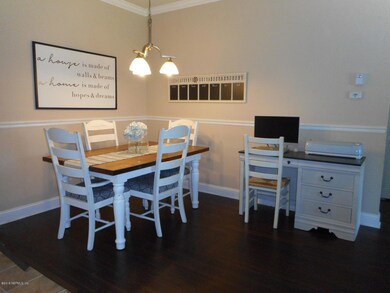 Living Dining Combo
