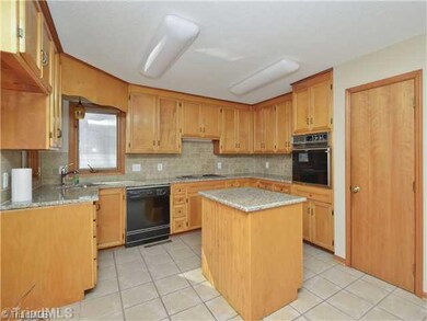 4927 Randleman Rd, Greensboro, NC 27406 - photo 7