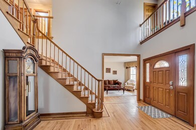 597 S Fern Ave, Elmhurst, IL 60126 - photo 2