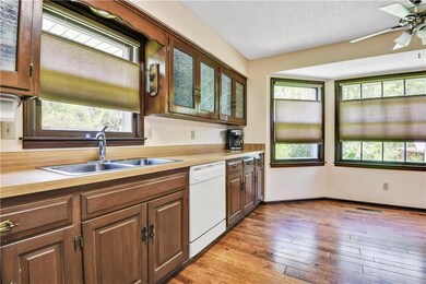 11318 W 49th St, Shawnee, KS 66203 - photo 7