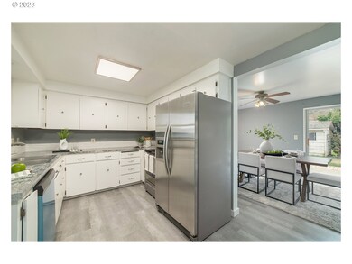 20440 SW Bermuda Ct, Beaverton, OR 97007 - photo 5