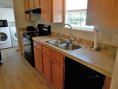 910 Pecan Cir, Sebastian, FL 32976 - photo 3