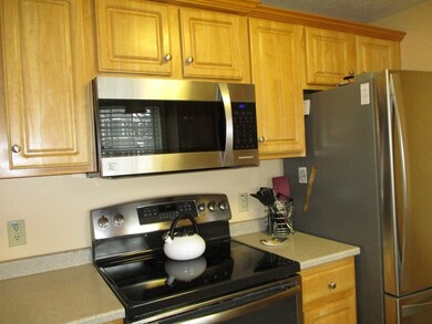 14 Patriot Rd unit 27, Fitchburg, MA 01420 - photo 3