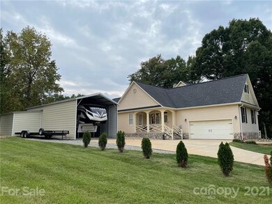 3204 Wentworth Dr, Statesville, NC 28625 - photo 2