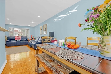 13-10 212th St unit 118, Bayside, NY 11360 - photo 5