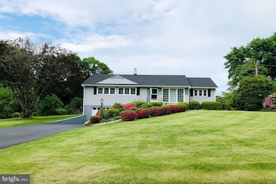 565 Solgrove Rd, Warrenton, VA 20186 - photo 2