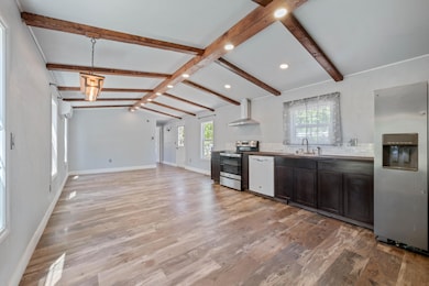 02-Kitchen and Living Rooms