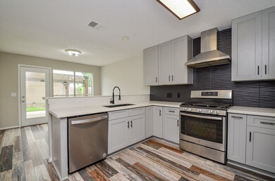 4001 Ivywood Dr, Pearland, TX 77584 - photo 4