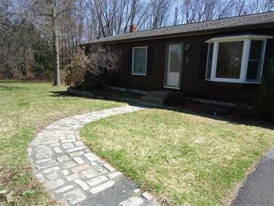 14 Greenwich Rd, Amherst, MA 01002 - photo 3
