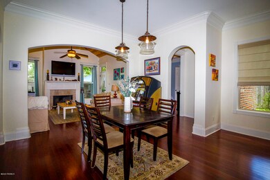 411 Summerland Key DR:LR