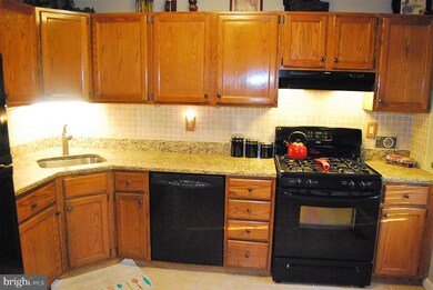 2463 Norrington Dr, Norristown, PA 19403 - photo 6