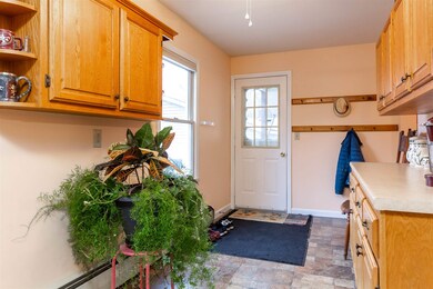 53 Maple St, Essex Junction, VT 05452 - photo 4