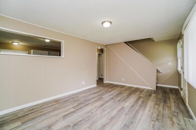 526 Virginia Cir W, Columbus, OH 43213 - photo 5