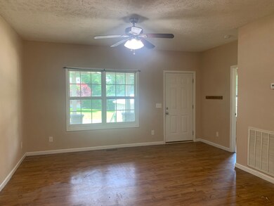 605 S Spring St, Manchester, TN 37355 - photo 3