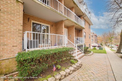 65 Elmwood Park Dr unit 8, Staten Island, NY 10314 - photo 2