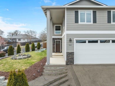 562 N Heights Dr, Eagle Point, OR 97524 - photo 3