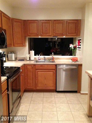 8521 Chapman Oak Ct, Springfield, VA 22153 - photo 4