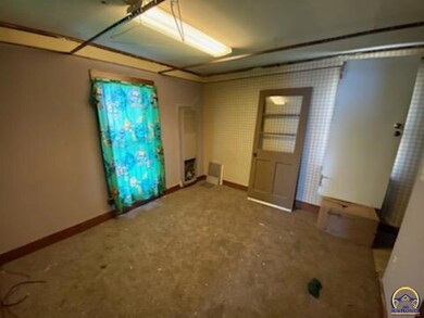 722 SW 8th Ave, Topeka, KS 66603 - photo 6