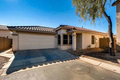 8875 E Arizona Park Pl-large-002-1-Exter