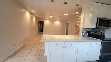 3903 Almington Ln, Houston, TX 77088 - photo 3