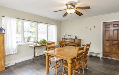 2317 Terrace Dr, Cedar Falls, IA 50613 - photo 6