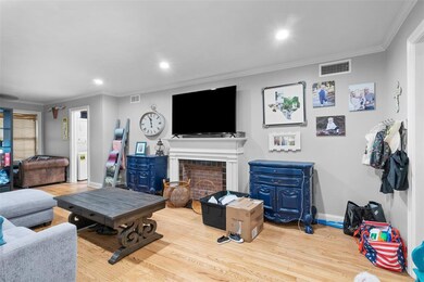 7223 E Mockingbird Ln, Dallas, TX 75214 - photo 3