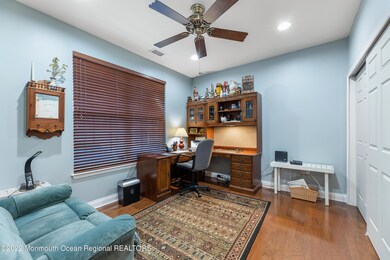 OFFICE/BEDROOM