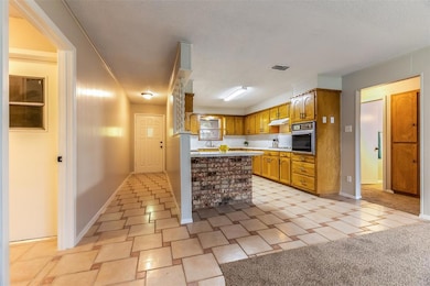 645 N Avenue A, Springtown, TX 76082 - photo 7