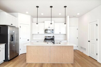 Photos of similar home, not actual home, for illustrative purposes only.