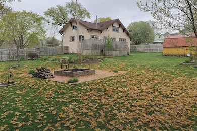 617 E Charles St, Oelwein, IA 50662 - photo 2