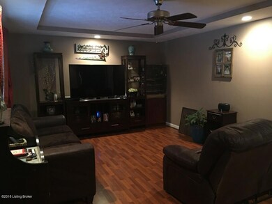 135 Emma Ct, Mount Washington, KY 40047 - photo 3