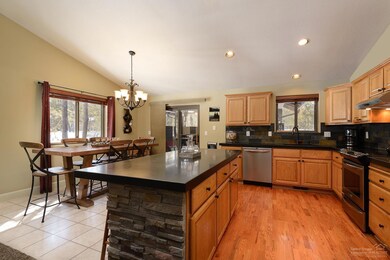 57945 Kinglet Rd, Sunriver, OR 97707 - photo 7