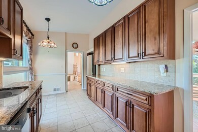 6800 Diana Ct, Baltimore, MD 21209 - photo 5