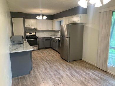 4405 Oakview Dr. Kitchen 2