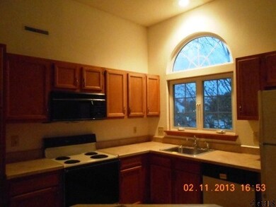 623 Apex Ln, Troy, NY 12182 - photo 5