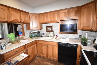 337 Brazos Dr, Bay City, TX 77414 - photo 3