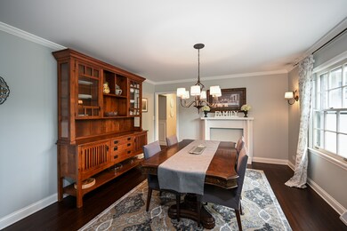 1523 Wadsworth Rd, Wheaton, IL 60189 - photo 5