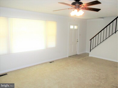 4213 Maylock Ln, Fairfax, VA 22033 - photo 2