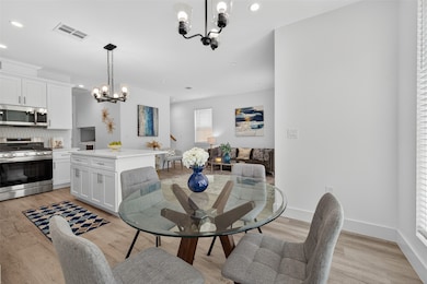 5027 Willow Glen Dr unit B, Houston, TX 77033 - photo 5