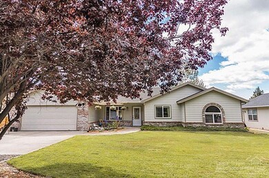 63885 Scenic Dr, Bend, OR 97701 - photo 3