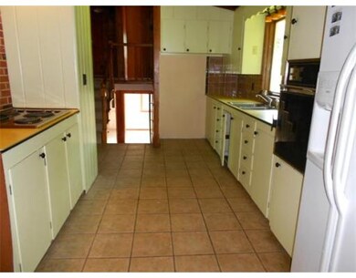 116 Maple St unit N/A, Northborough, MA 01532 - photo 2