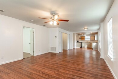 613 Royal St, Cleburne, TX 76031 - photo 2