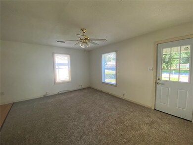 310 NW 7th St, Bentonville, AR 72712 - photo 2