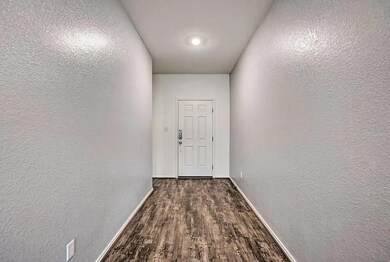 817 Circle Way unit 7I, Jarrell, TX 76537 - photo 4