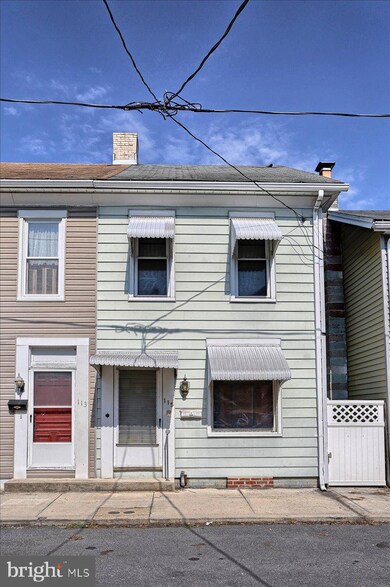 115 E Locust St, Mechanicsburg, PA 17055 - photo 2