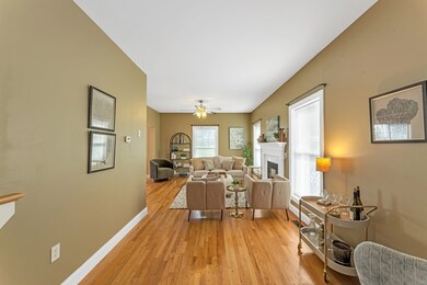 216 Grove St, West Roxbury, MA 02132 - photo 4