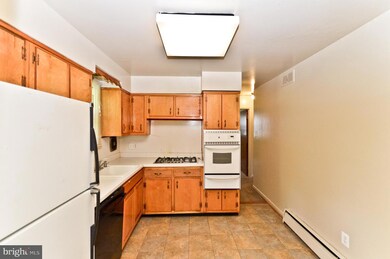 8802 Orbit Ln, Lanham, MD 20706 - photo 7